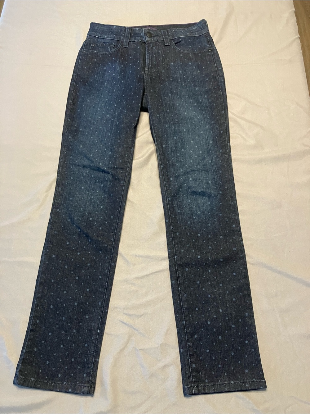 Straight-Leg Women's Jeans in Dark Blue with Subtle Dot Pattern